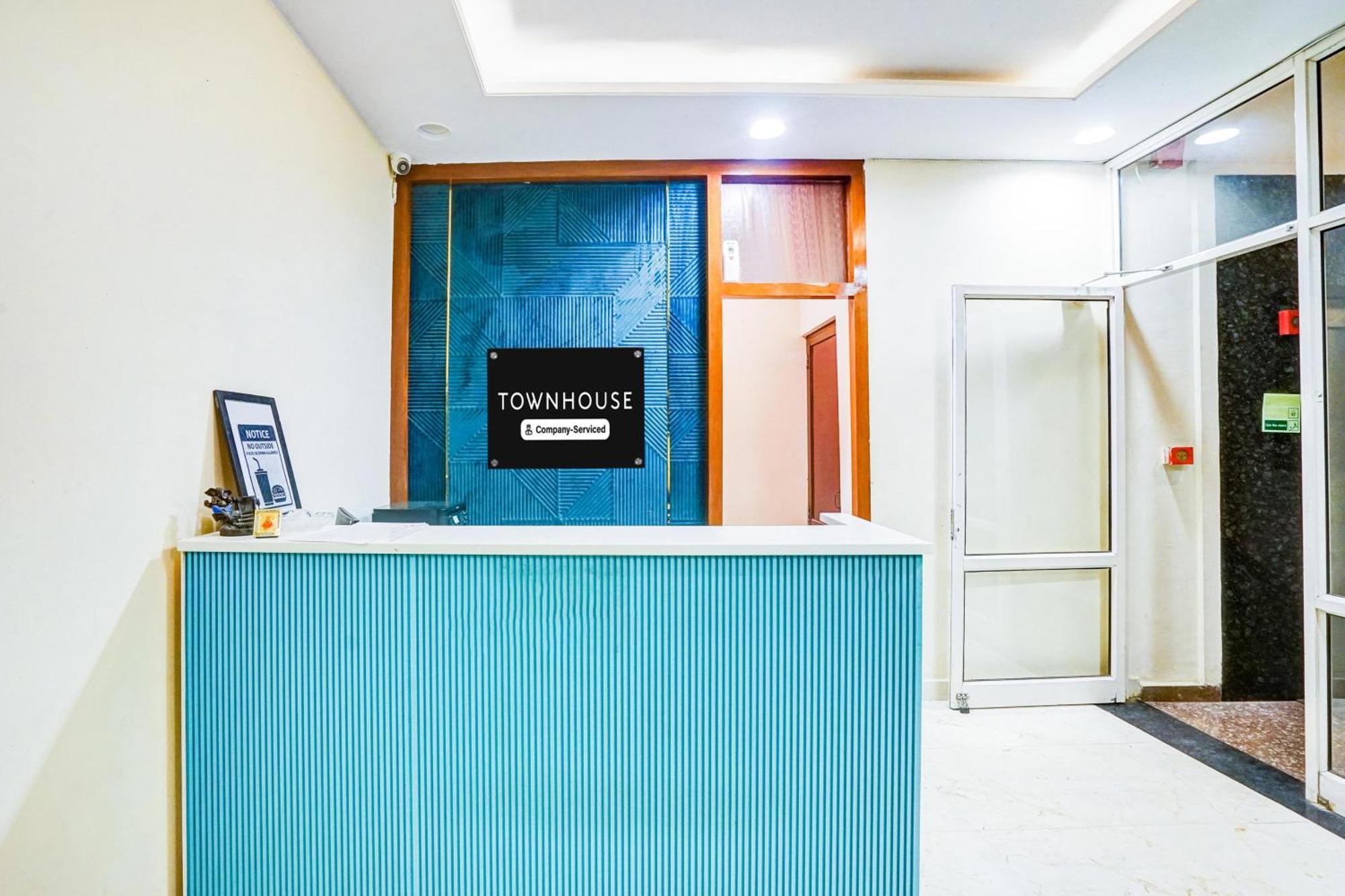 Super Townhouse Jagatpura Hotel Jaipur Buitenkant foto