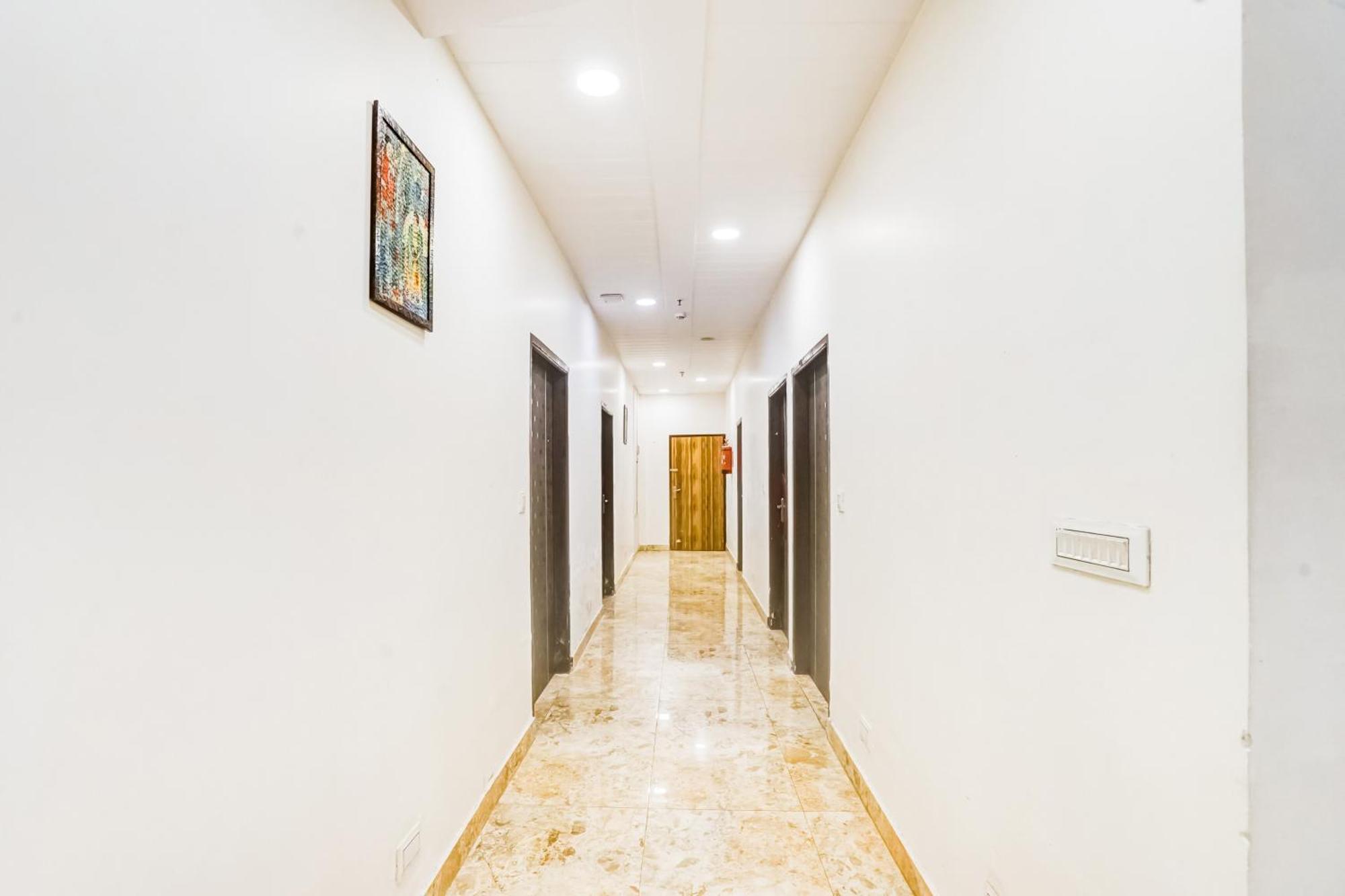 Super Townhouse Jagatpura Hotel Jaipur Buitenkant foto