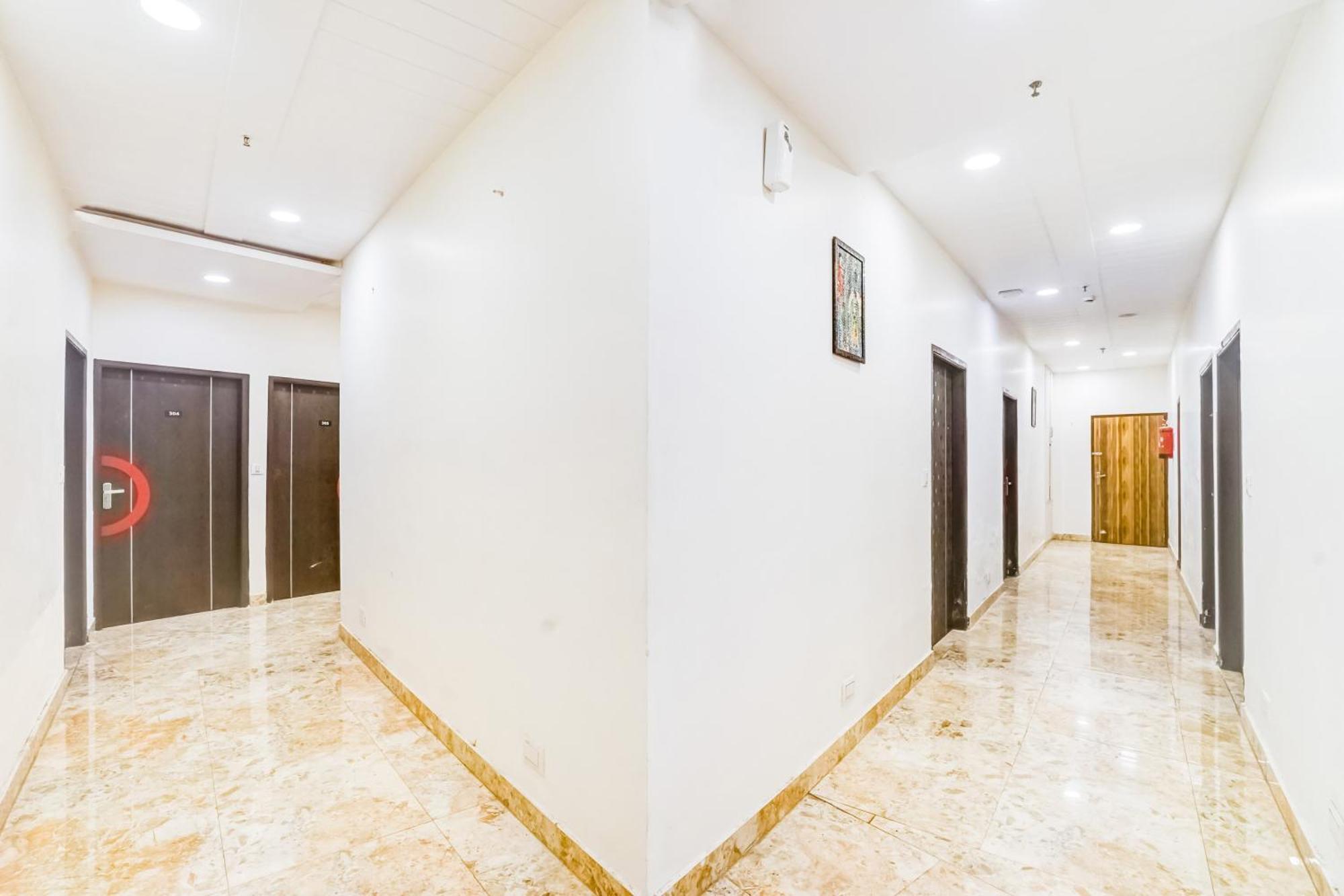 Super Townhouse Jagatpura Hotel Jaipur Buitenkant foto