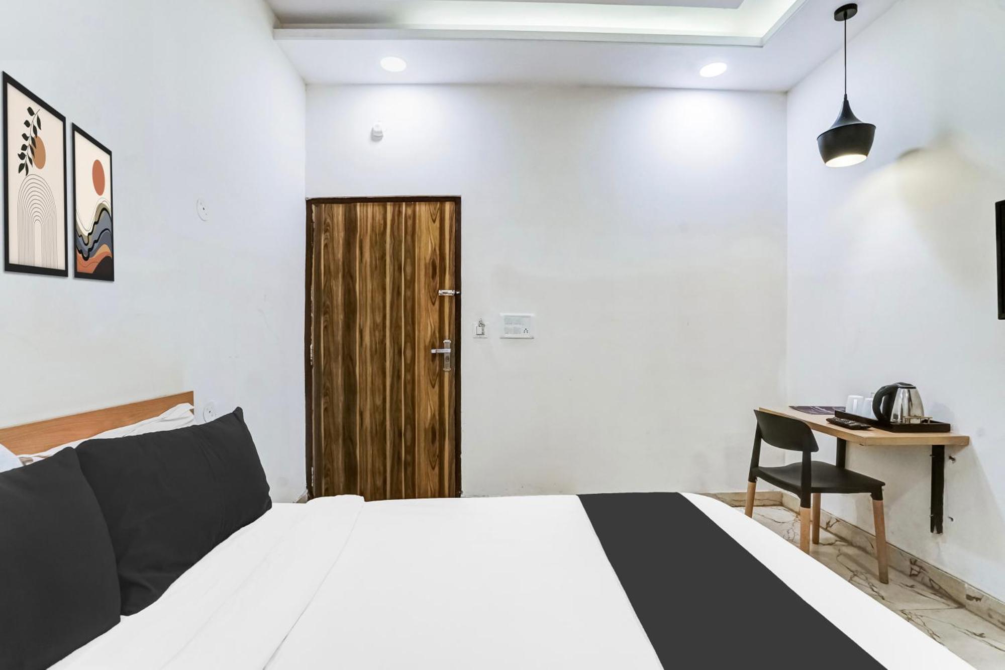 Super Townhouse Jagatpura Hotel Jaipur Buitenkant foto