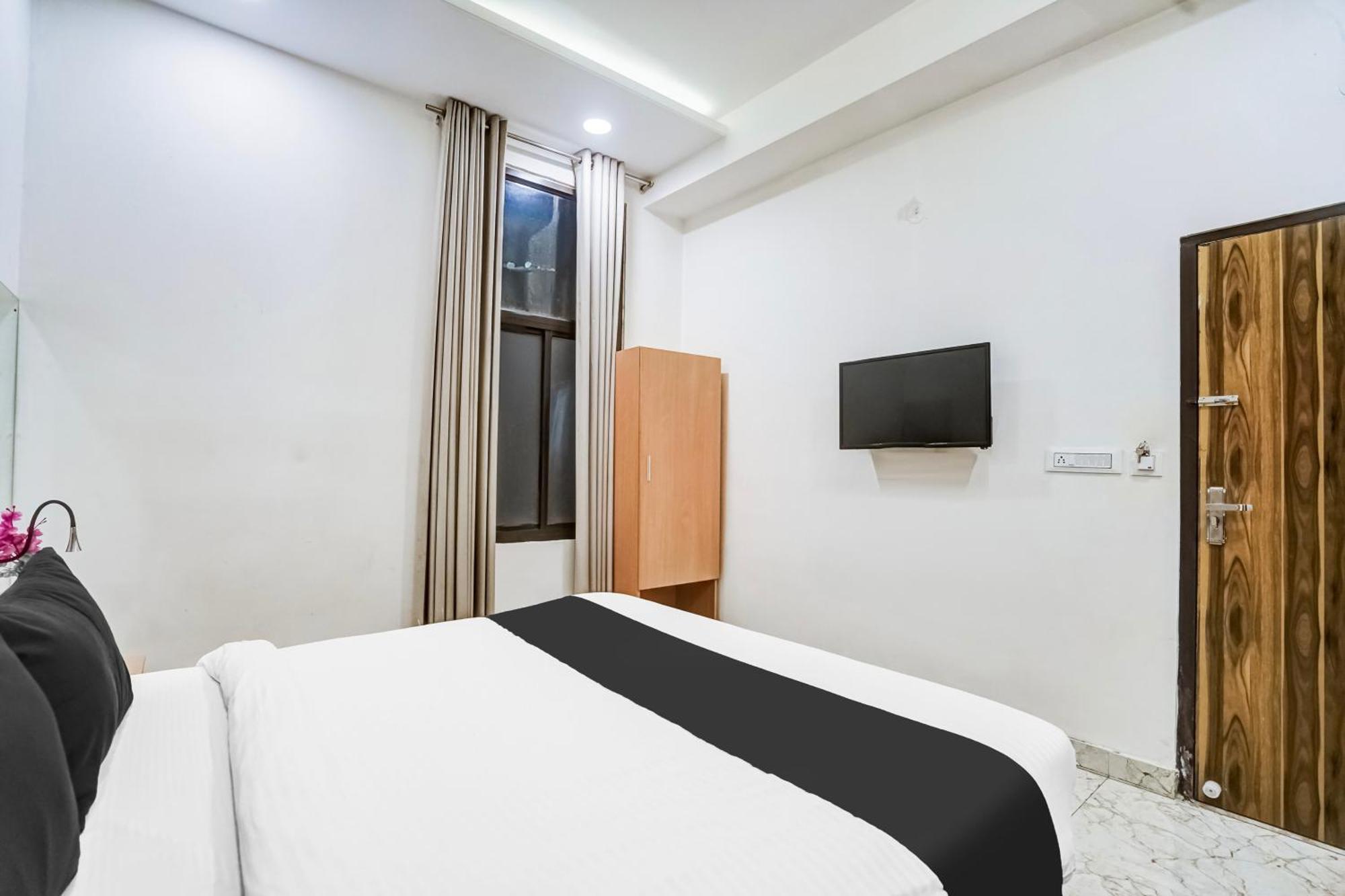 Super Townhouse Jagatpura Hotel Jaipur Buitenkant foto