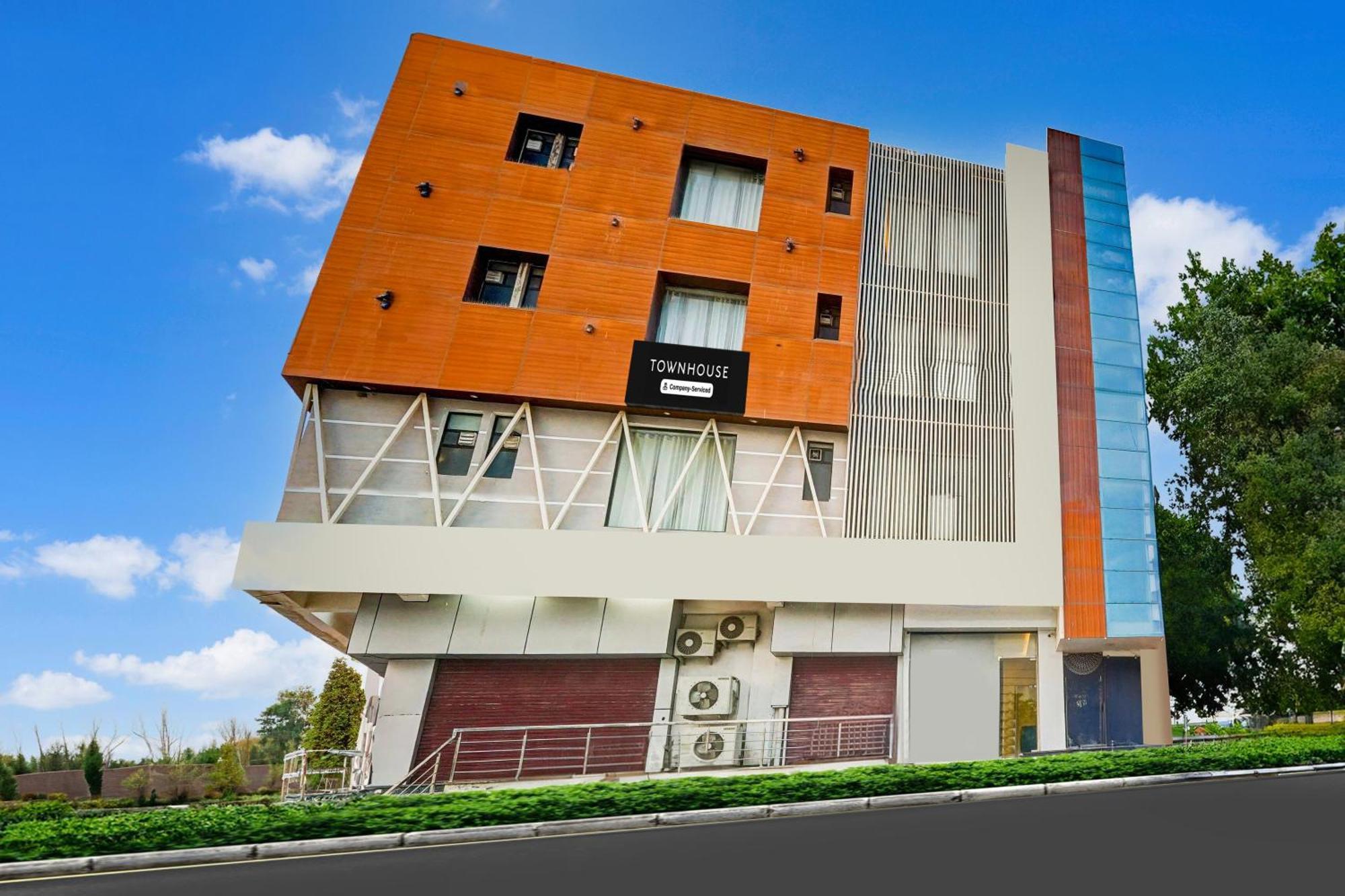 Super Townhouse Jagatpura Hotel Jaipur Buitenkant foto