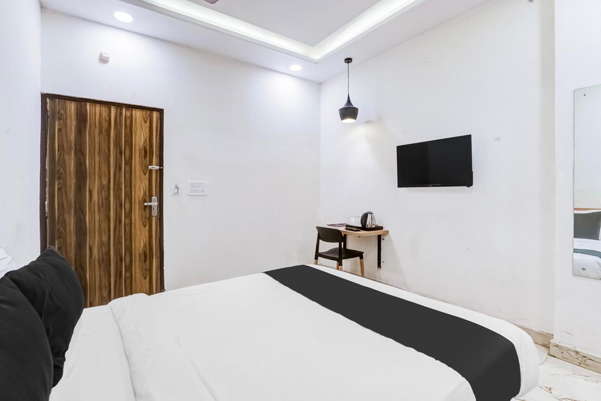 Super Townhouse Jagatpura Hotel Jaipur Buitenkant foto